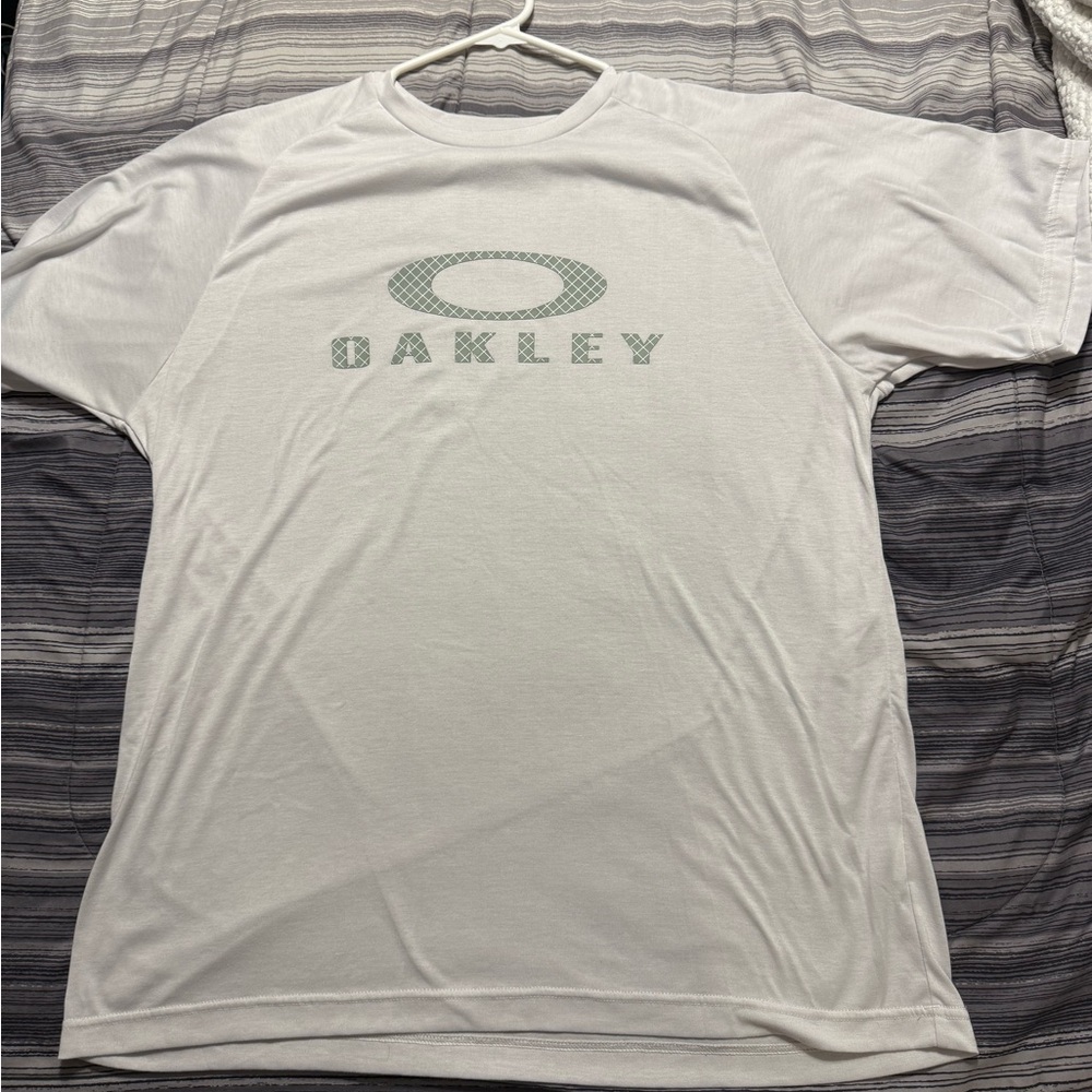 Oakley Tee
